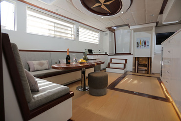 Grand Sailor Photo 14